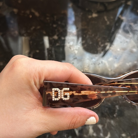 Dolce and Gabbana cheetah sunglasses diamond engraved DG comes with case - Picture 5 of 8